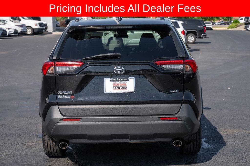 Used 2020 Toyota RAV4 XLE FWD image 4