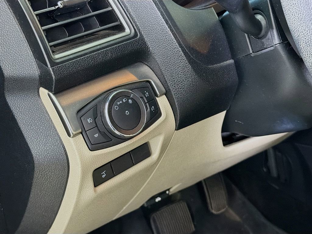 Used 2018 Ford Explorer XLT w/ Equipment Group 201A image 12