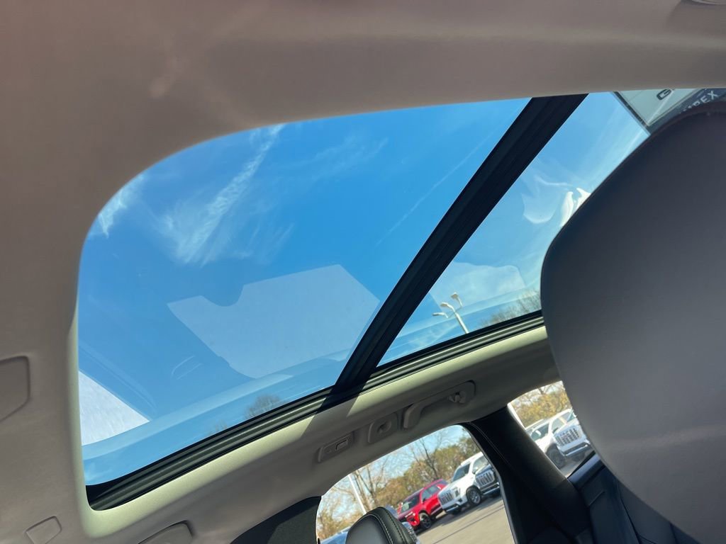 Used 2023 Volvo XC60 B5 Core w/ Protection Package Premier image 18