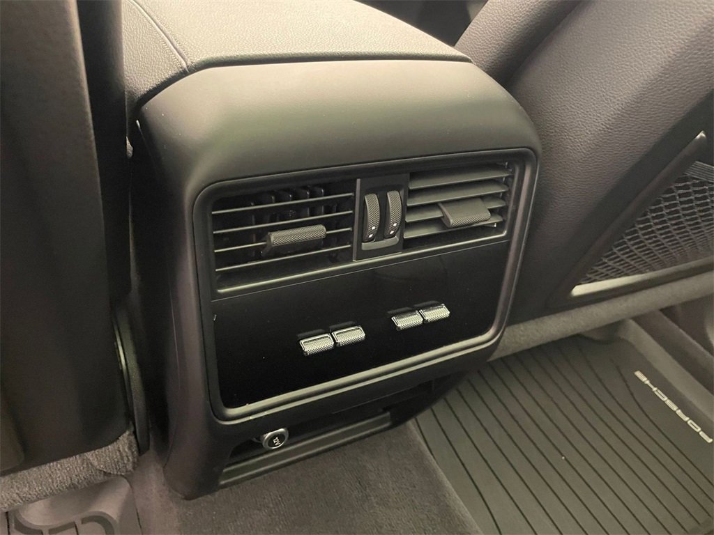 Used 2025 Porsche Cayenne image 18