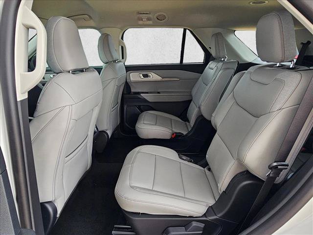 New 2026 Ford Explorer Active RWD image 16