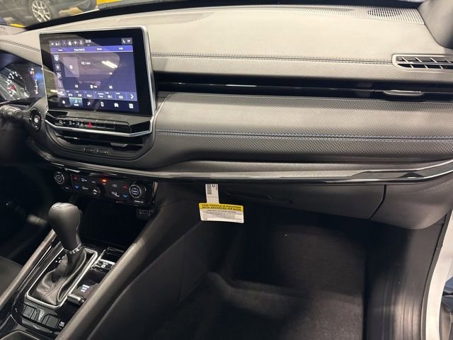 New 2025 Jeep Compass Latitude w/ Sun & Sound Group image 10