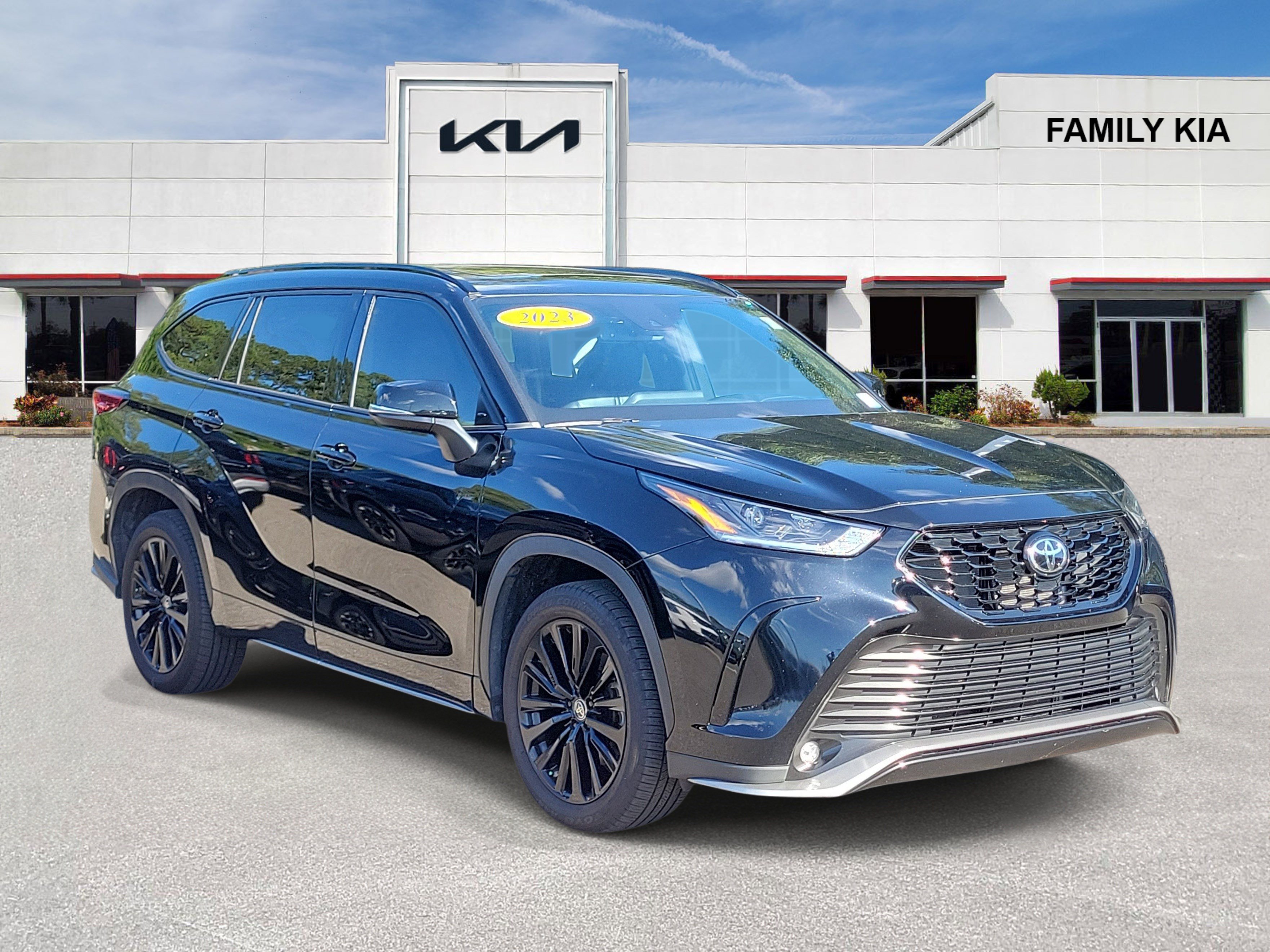 Used 2023 Toyota Highlander XSE