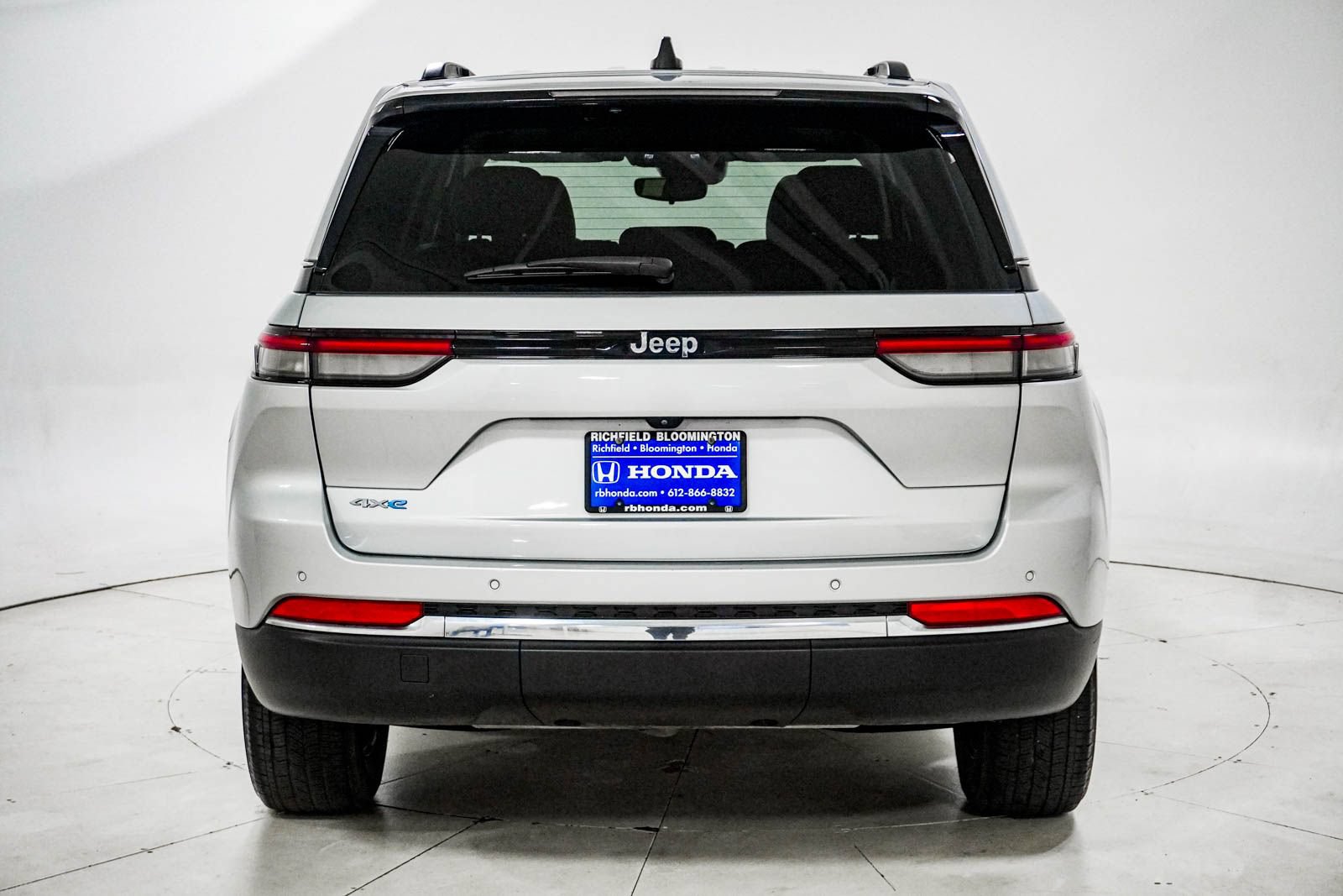 Used 2022 Jeep Grand Cherokee Limited 4xe AWD/4WD image 6
