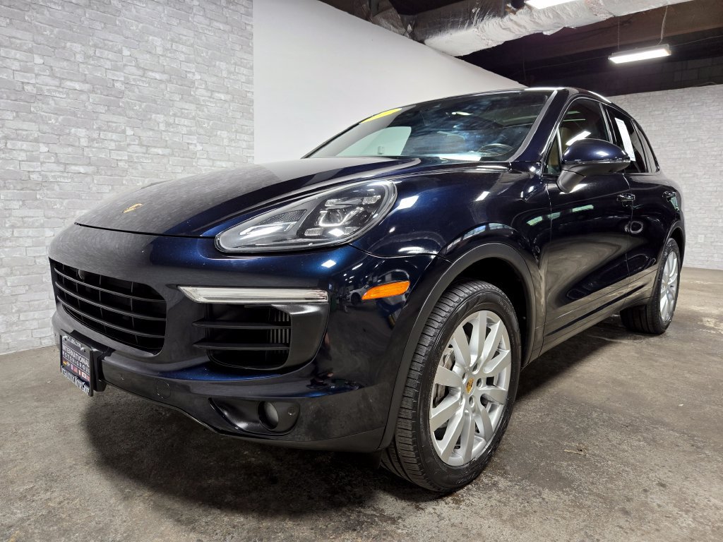 Used 2017 Porsche Cayenne S AWD/4WD image 5
