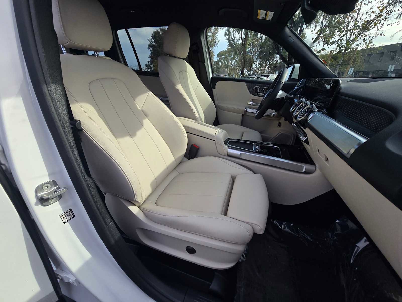 Used 2025 Mercedes-Benz GLB 250 image 12