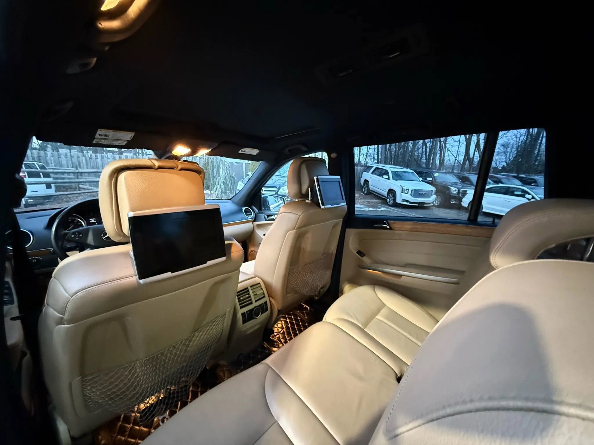 Used 2012 Mercedes-Benz GL 550 GL 550 4MATIC Sport Utility 4D image 19