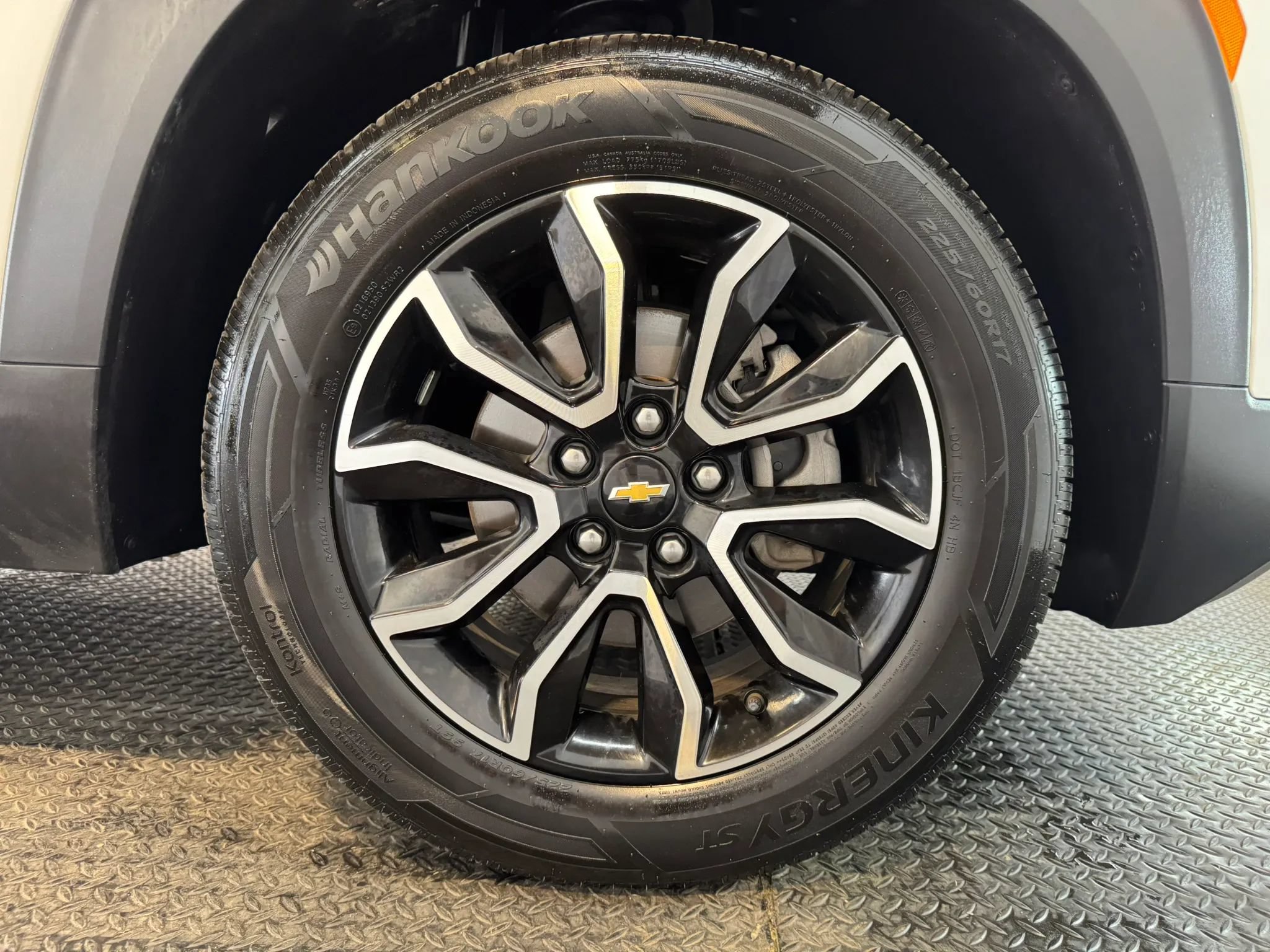 Used 2021 Chevrolet TrailBlazer ACTIV w/ Technology Package FWD image 33