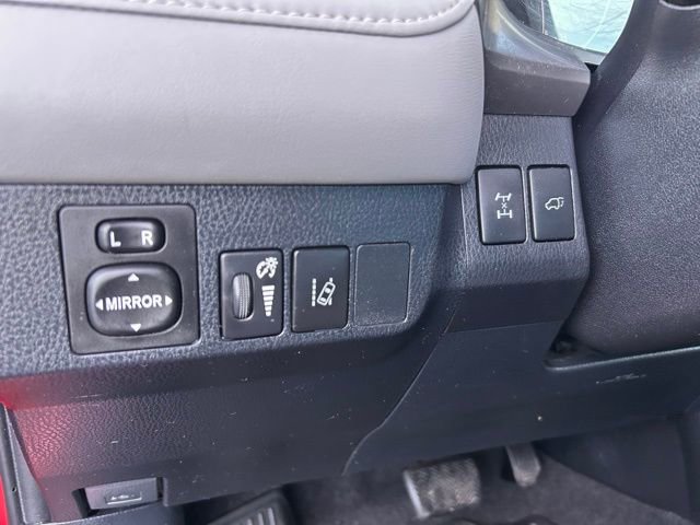 Used 2018 Toyota RAV4 XLE image 24