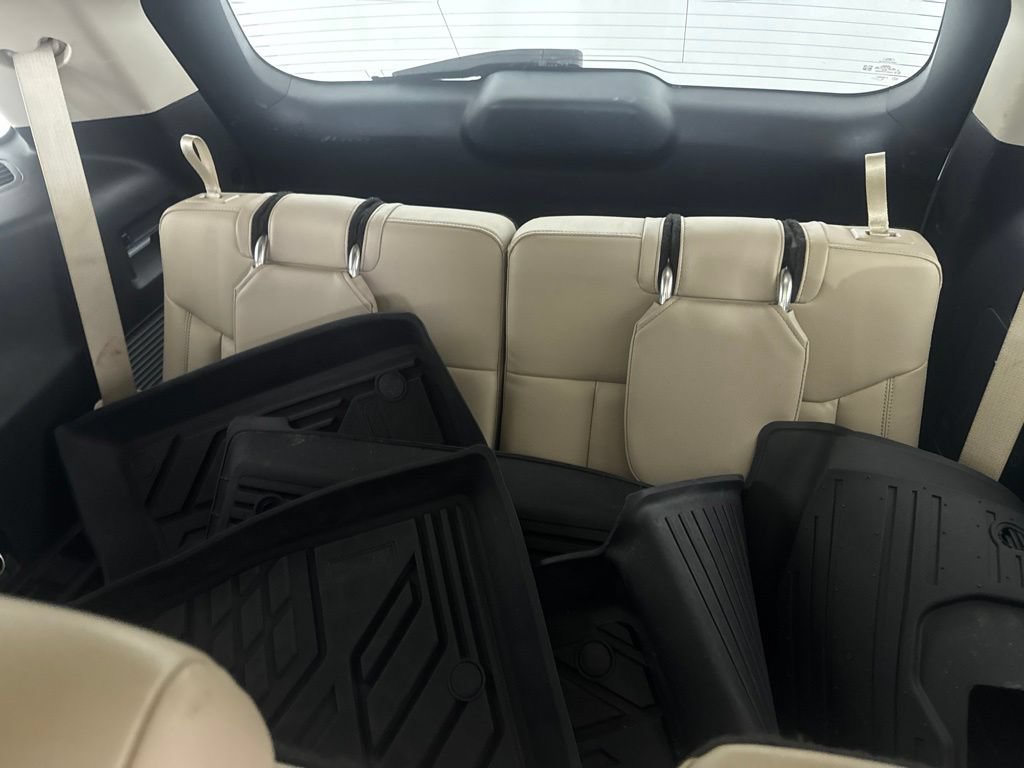 Used 2020 Ford Explorer XLT w/ Equipment Group 202A AWD/4WD image 28