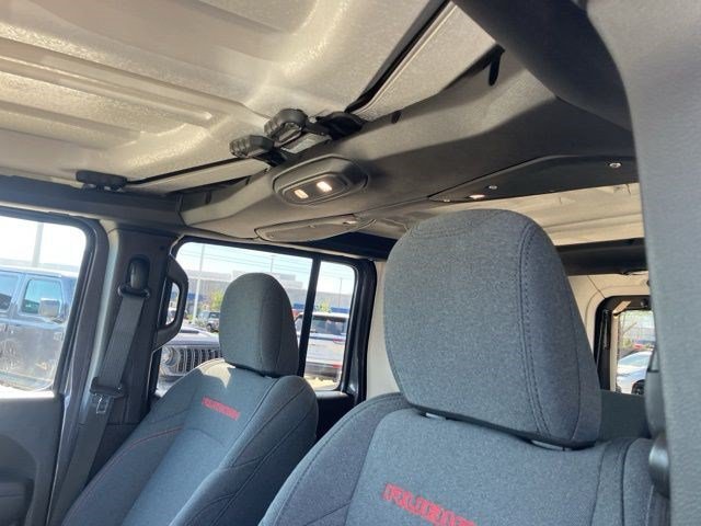 Certified 2025 Jeep Wrangler Unlimited Rubicon AWD/4WD image 13