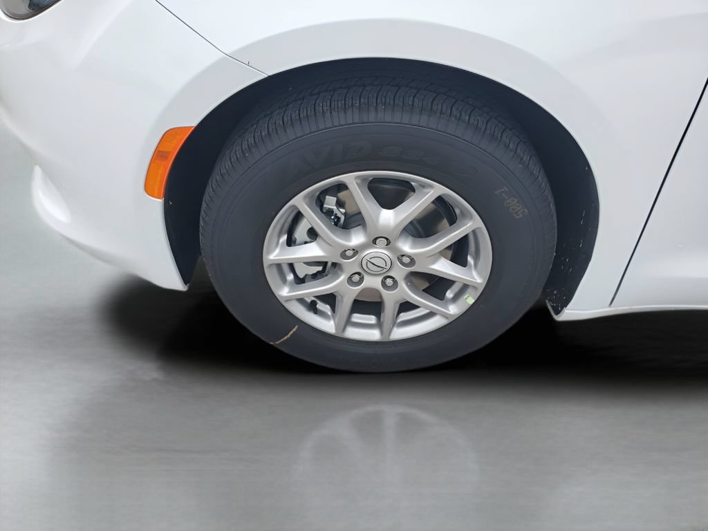 New 2026 Chrysler Voyager LX FWD image 18