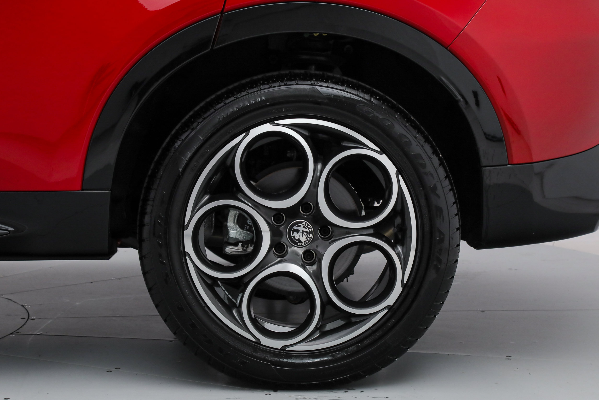 New 2025 Alfa Romeo Tonale w/ Premium Package AWD/4WD image 20