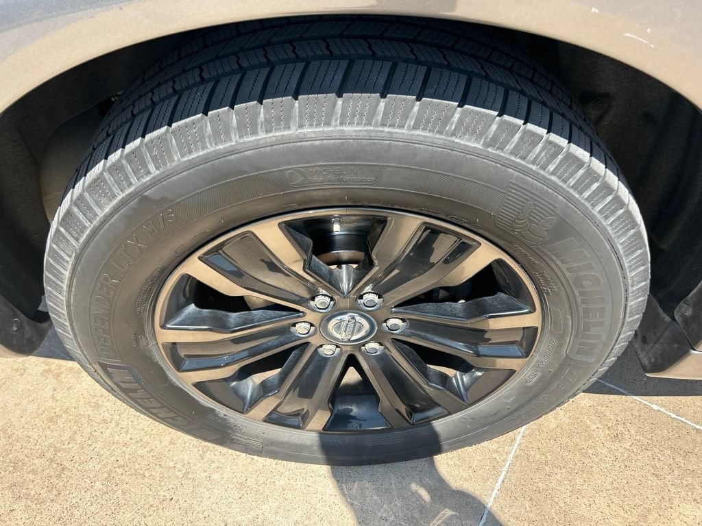 Used 2017 Nissan Armada Platinum RWD image 9