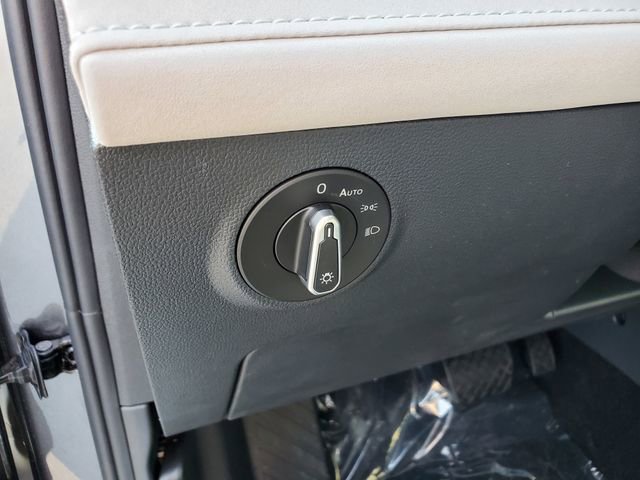 New 2025 Volkswagen Taos SE image 19