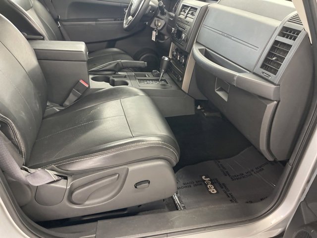 Used 2012 Jeep Liberty Sport image 33