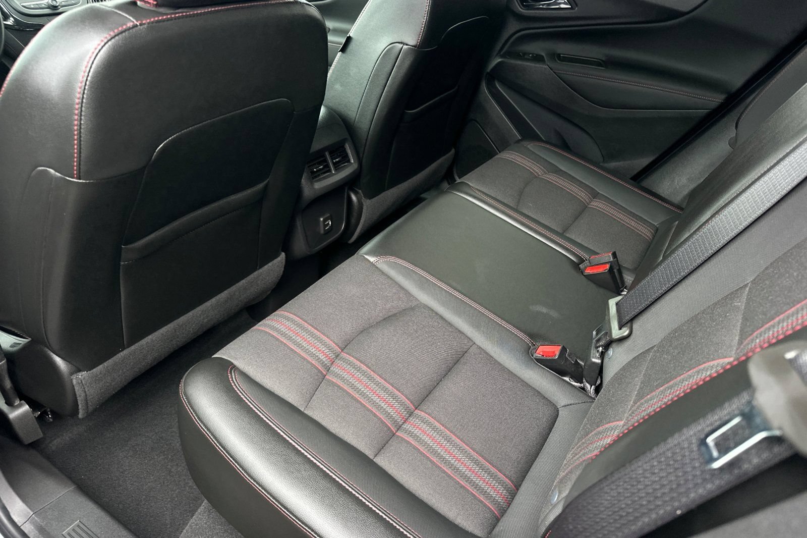 Used 2023 Chevrolet Equinox RS FWD image 14