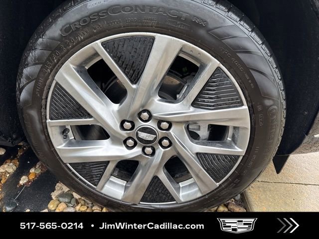 Certified 2025 Cadillac Optiq Luxury 2 w/ LPO, Floor Liner Package AWD/4WD image 3