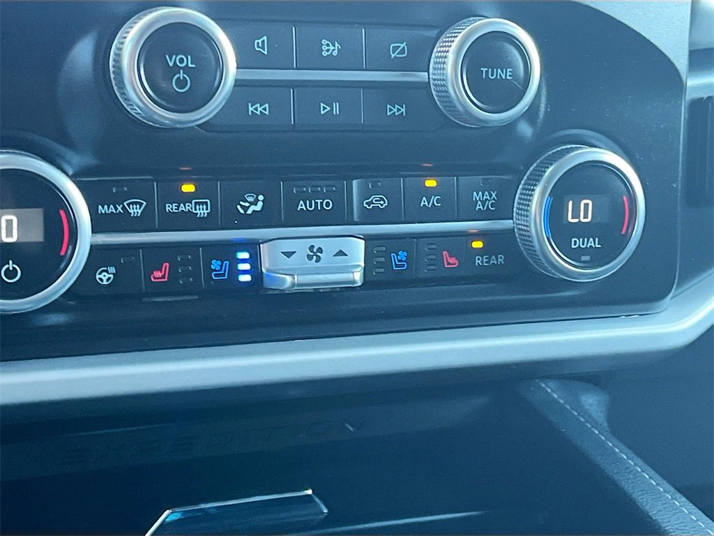 Used 2023 Ford Expedition XLT image 16