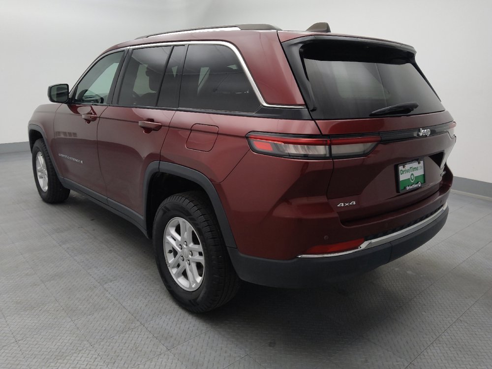 Used 2023 Jeep Grand Cherokee Laredo AWD/4WD image 5