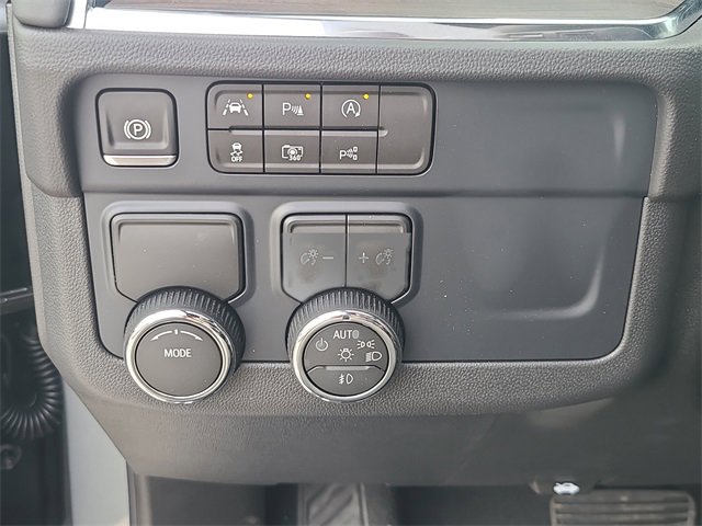 New 2026 Chevrolet Suburban LT w/ Comfort Package image 26