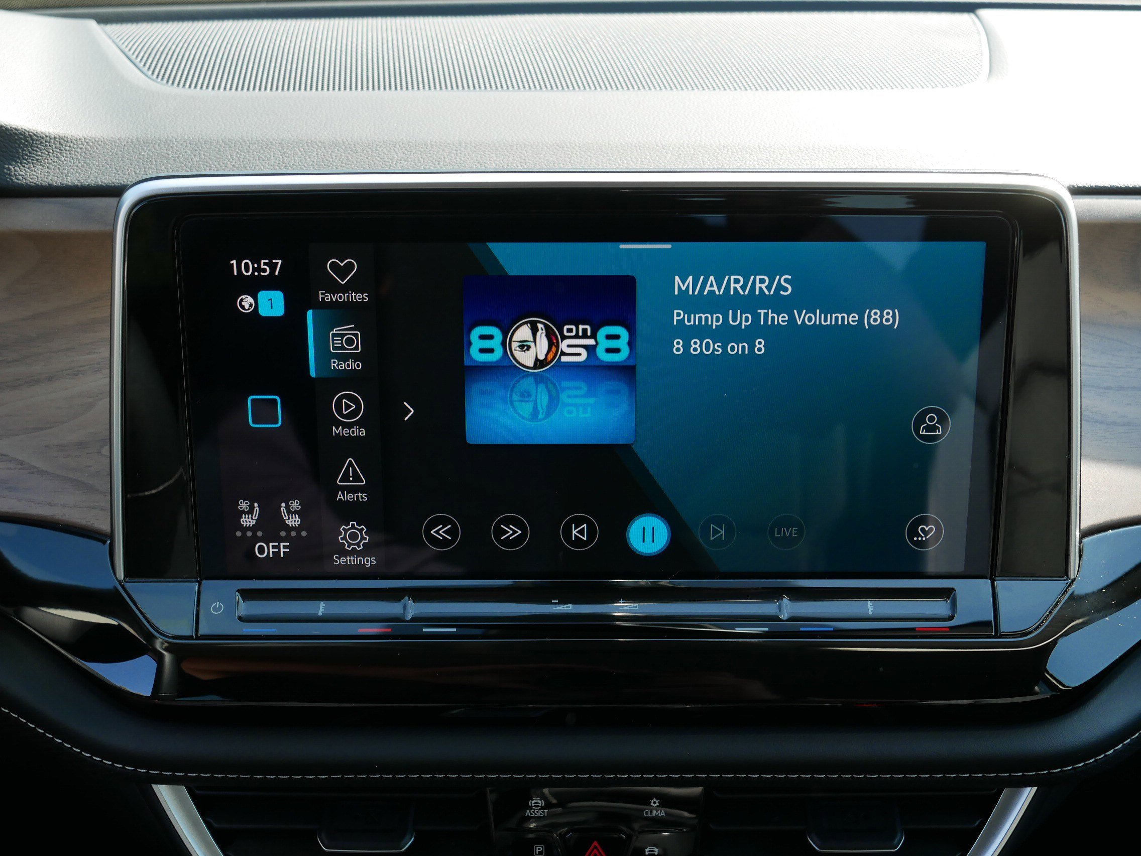 Used 2025 Volkswagen Atlas SE image 22