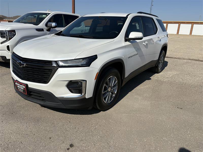 Used 2022 Chevrolet Traverse LT w/ Midnight/Sport Edition image 2