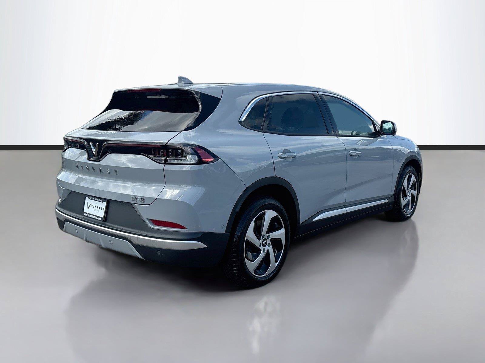 New 2027 VinFast VF 8 Eco AWD/4WD image 7