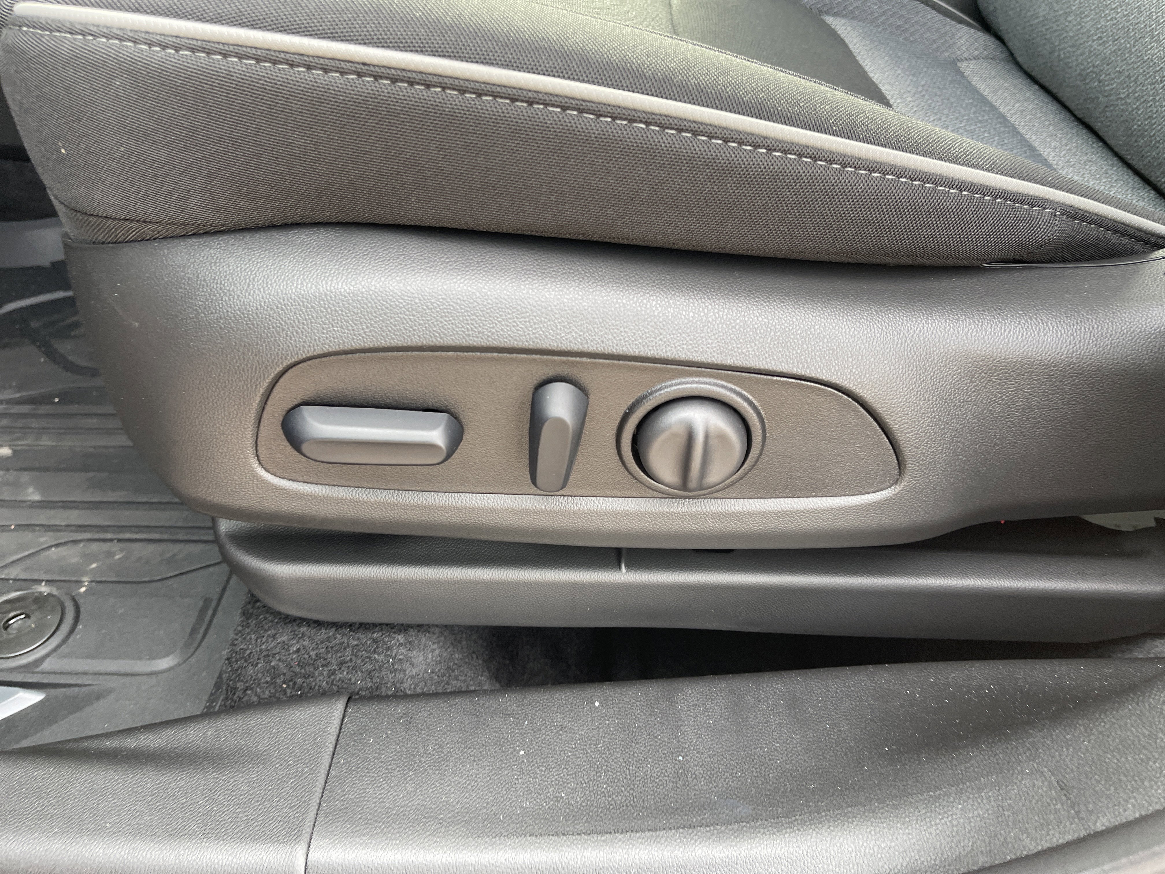 New 2026 Chevrolet TrailBlazer LT w/ Convenience Package FWD image 36