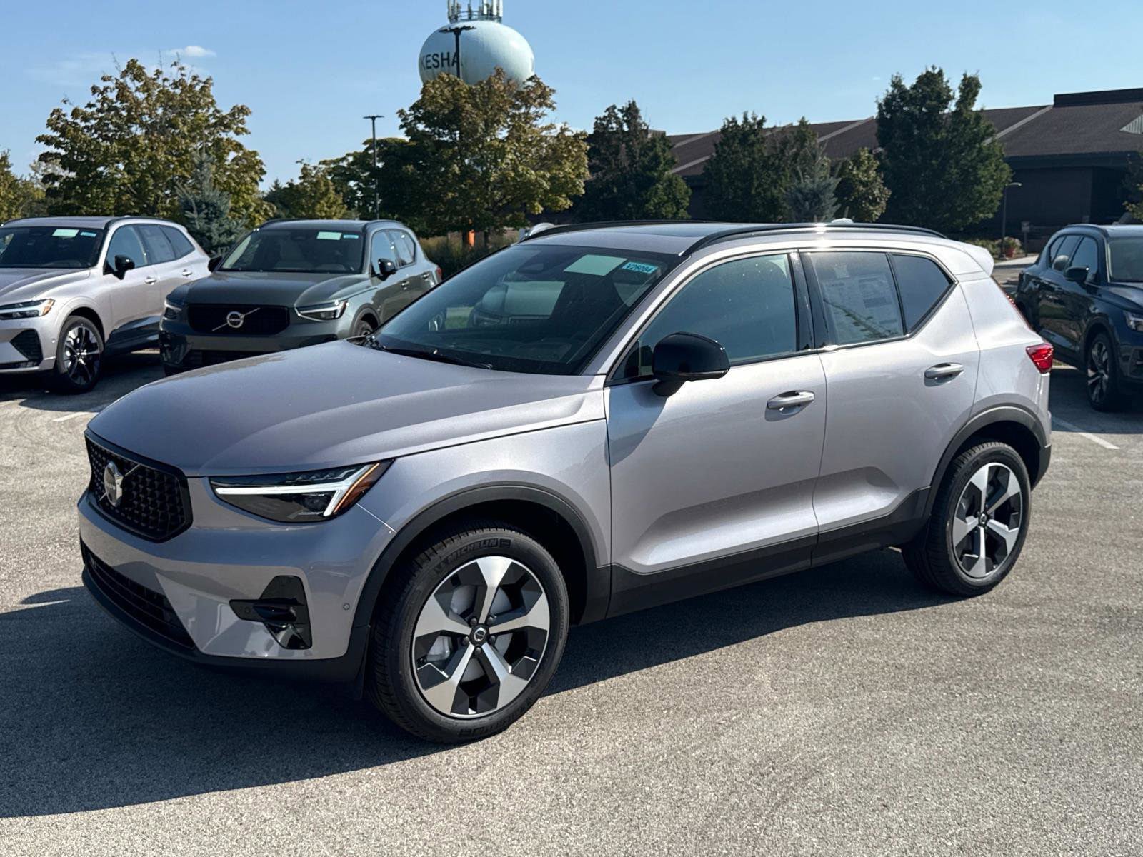 New 2026 Volvo XC40 B5 Plus w/ Climate Package AWD/4WD image 1