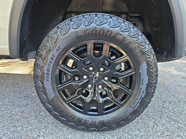 Used 2023 Chevrolet Colorado Trail Boss AWD/4WD image 23