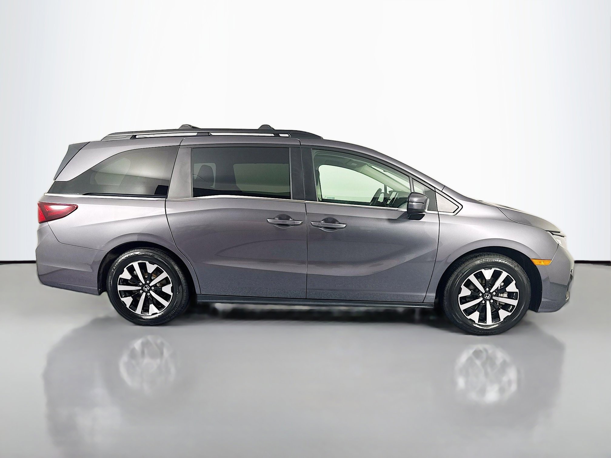Certified 2026 Honda Odyssey EX-L image 4
