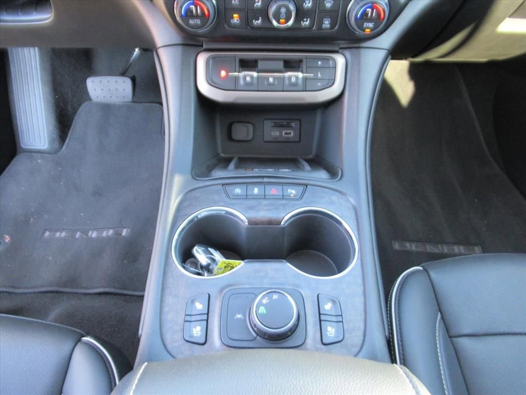 Certified 2023 GMC Acadia Denali w/ Denali Ultimate Package image 21