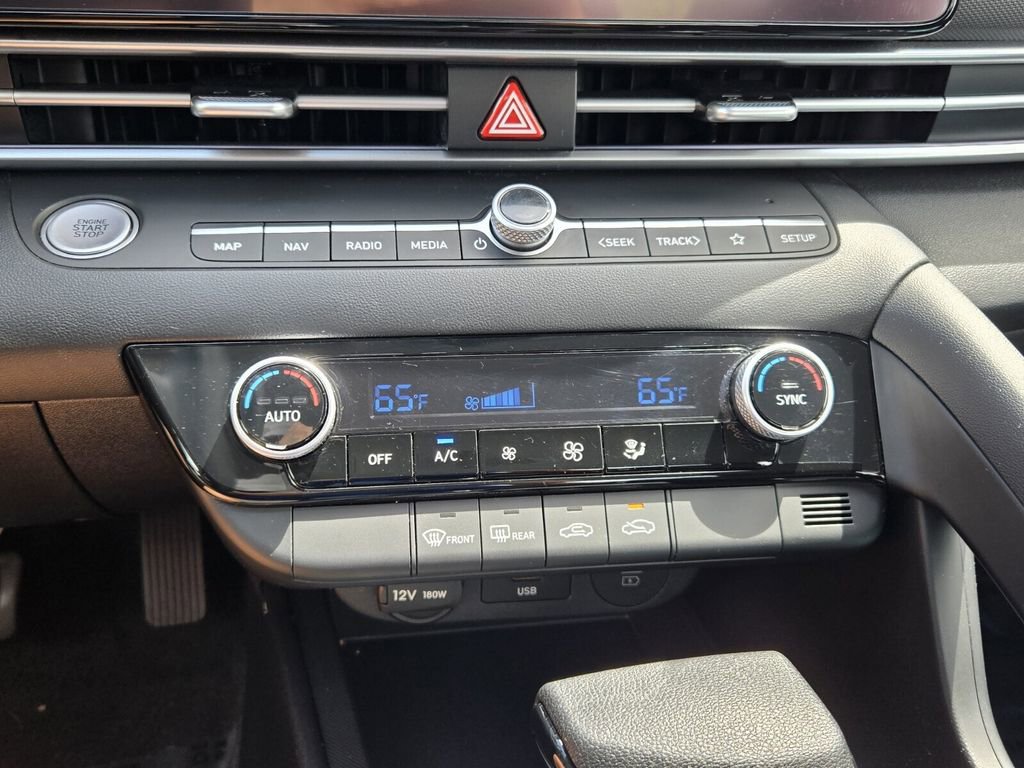Certified 2024 Hyundai Elantra SEL FWD image 20