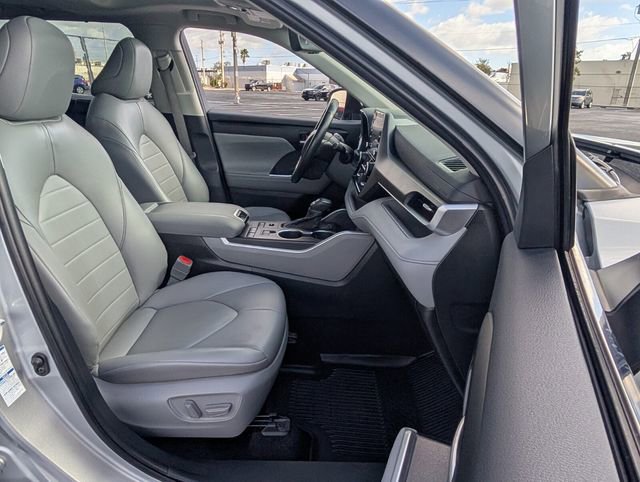 Used 2022 Toyota Highlander XLE image 21