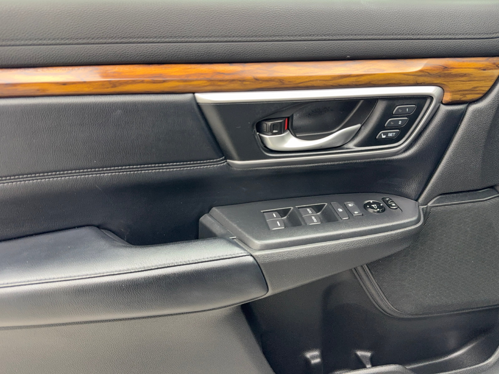 Used 2018 Honda CR-V Touring image 36