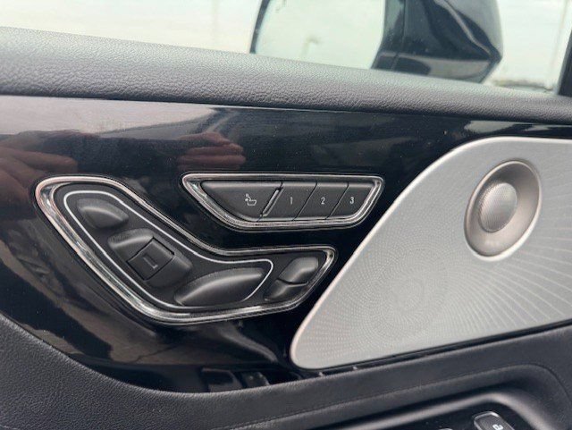 Used 2021 Lincoln Aviator Grand Touring w/ Equipment Group 302A AWD/4WD image 11