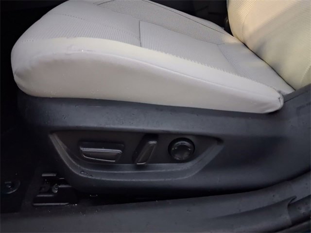 Used 2026 Toyota Camry XLE w/ Premium Plus Package image 12