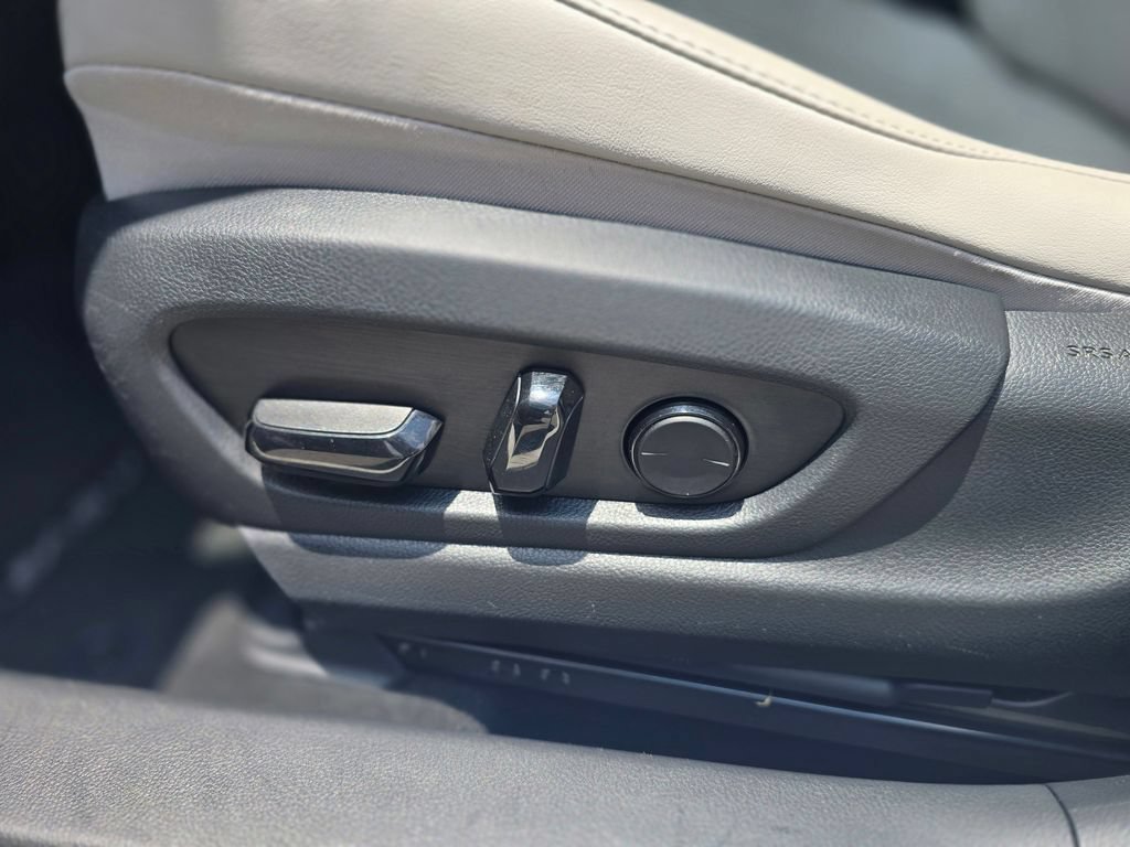 Used 2021 Lexus UX 200 w/ Accessory Package (Z1) FWD image 19