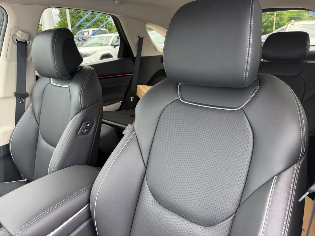 New 2026 Genesis GV70 2.5T Advanced AWD/4WD image 13