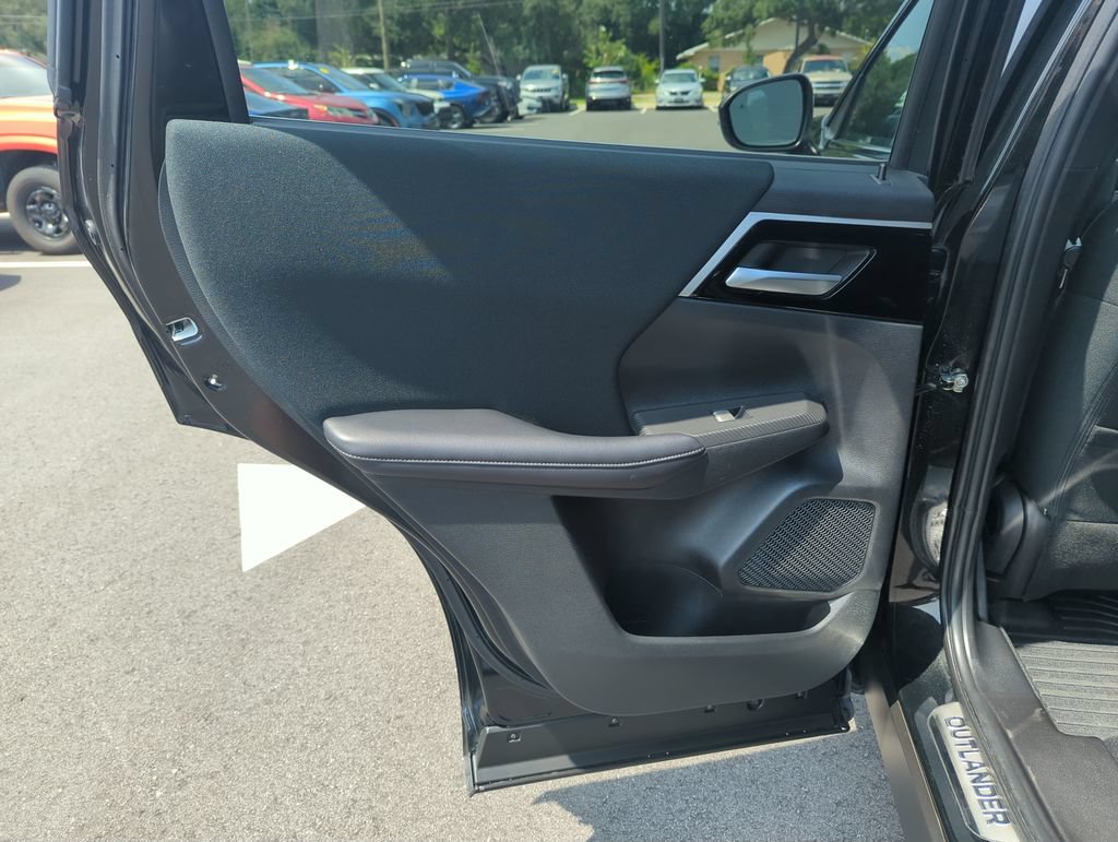 Used 2024 Mitsubishi Outlander ES AWD/4WD image 27