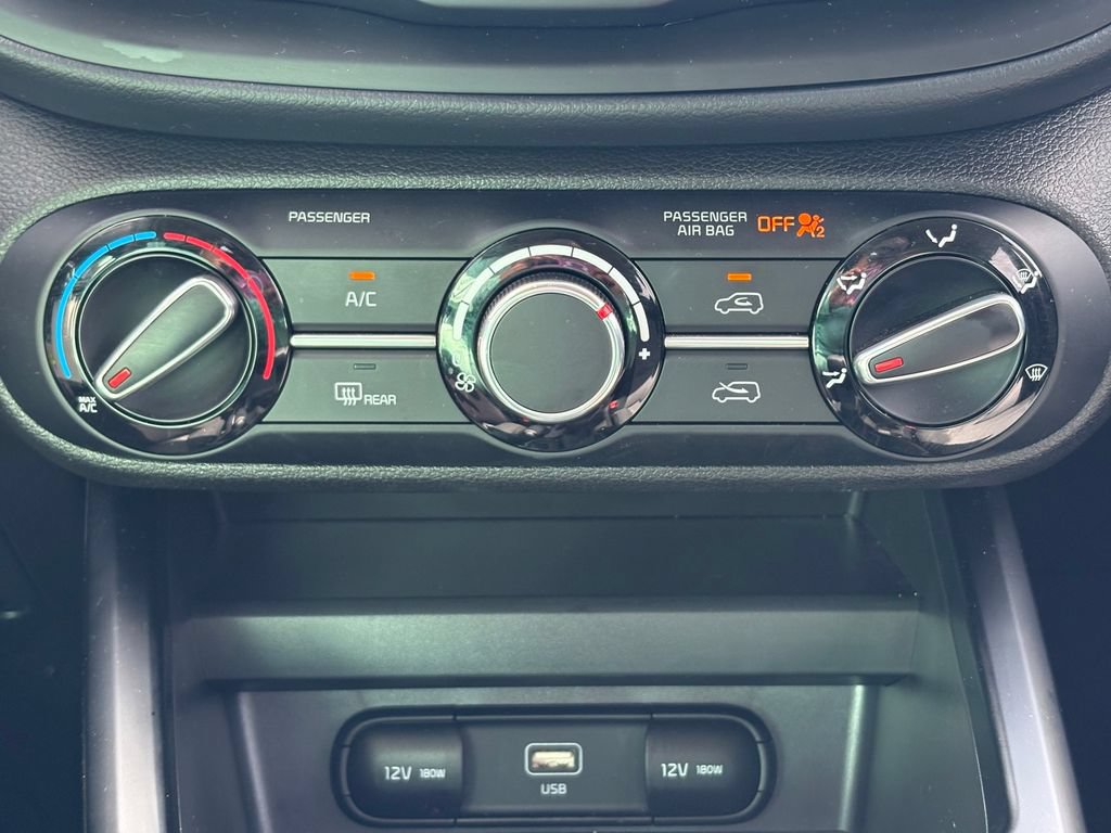 Used 2024 Kia Soul LX w/ Option Group 015 FWD image 23