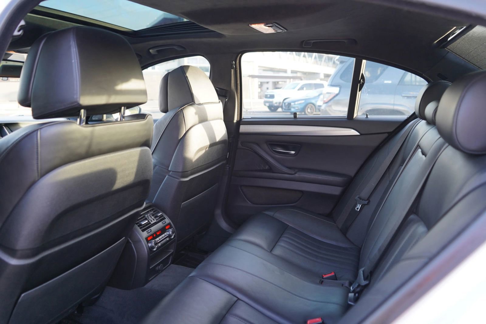 Used 2016 BMW M5 image 16