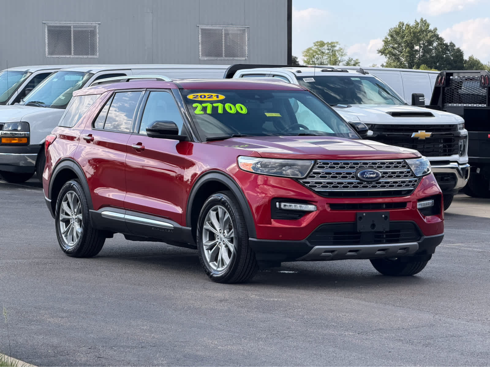 Used 2021 Ford Explorer Limited w/ Equipment Group 301A AWD/4WD image 9