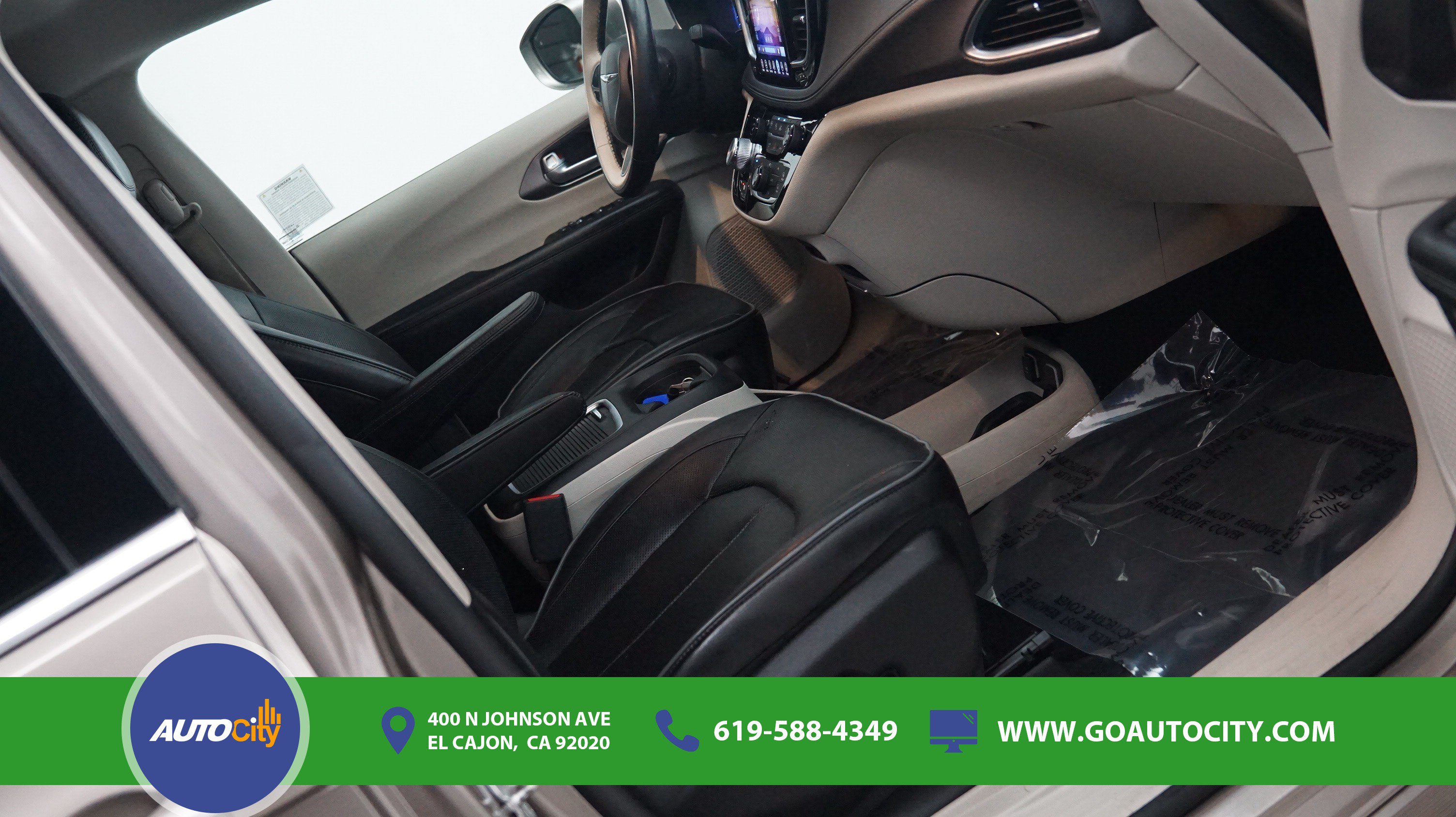 Used 2017 Chrysler Pacifica Limited w/ Advanced Safetytec Group FWD image 8