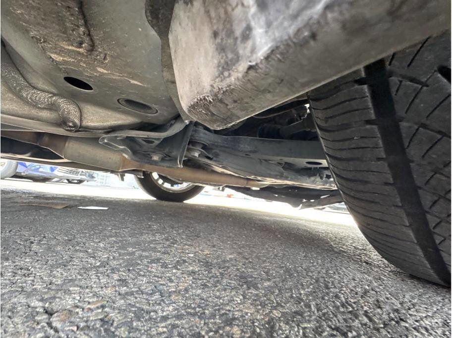 Used 2013 Toyota Avalon Limited image 37