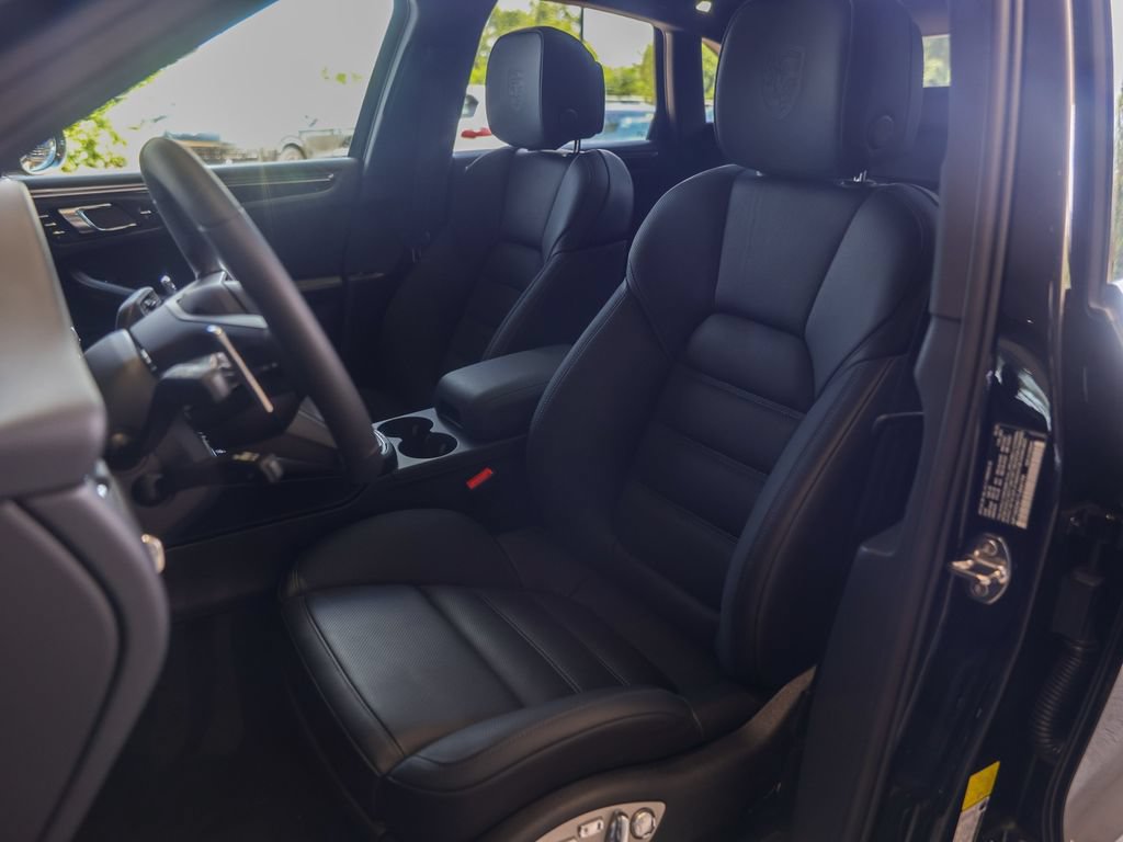New 2026 Porsche Macan S AWD/4WD image 5