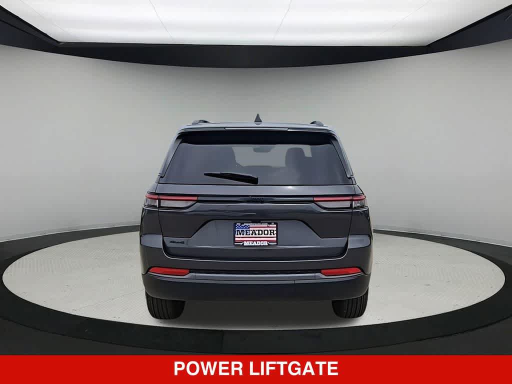 New 2026 Jeep Grand Cherokee Altitude AWD/4WD image 8