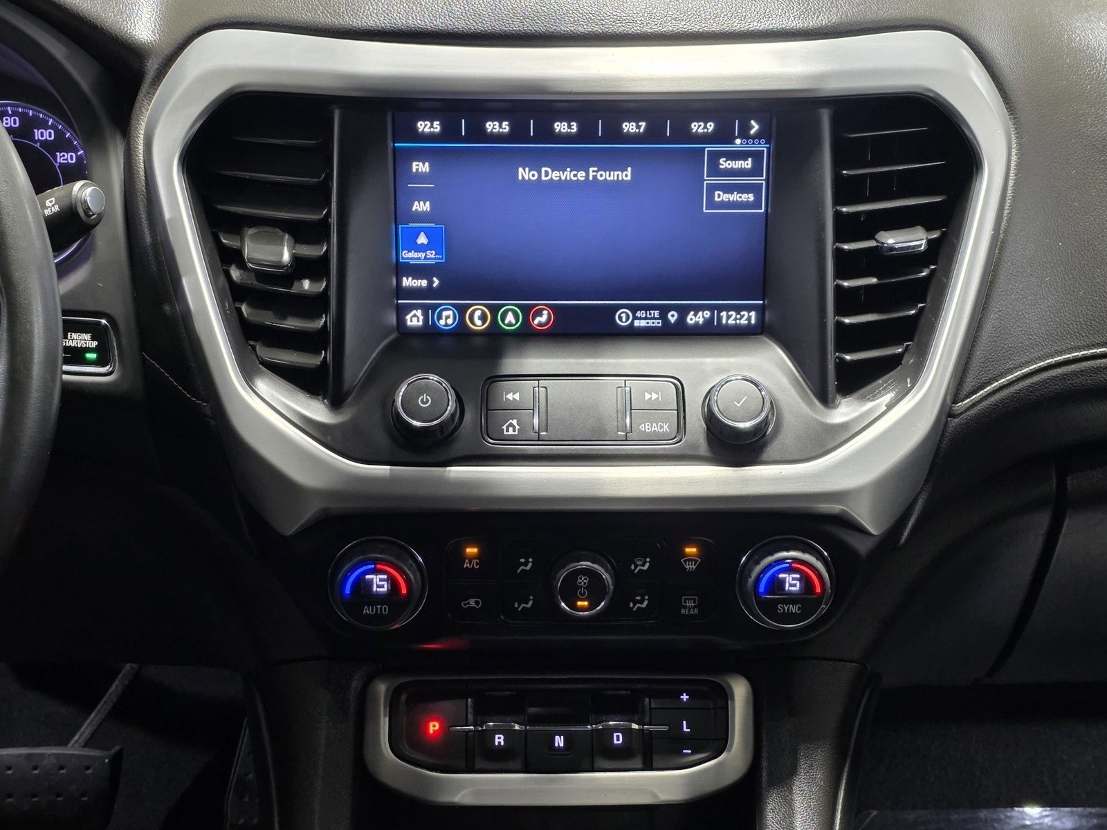 Used 2023 GMC Acadia SLT image 28