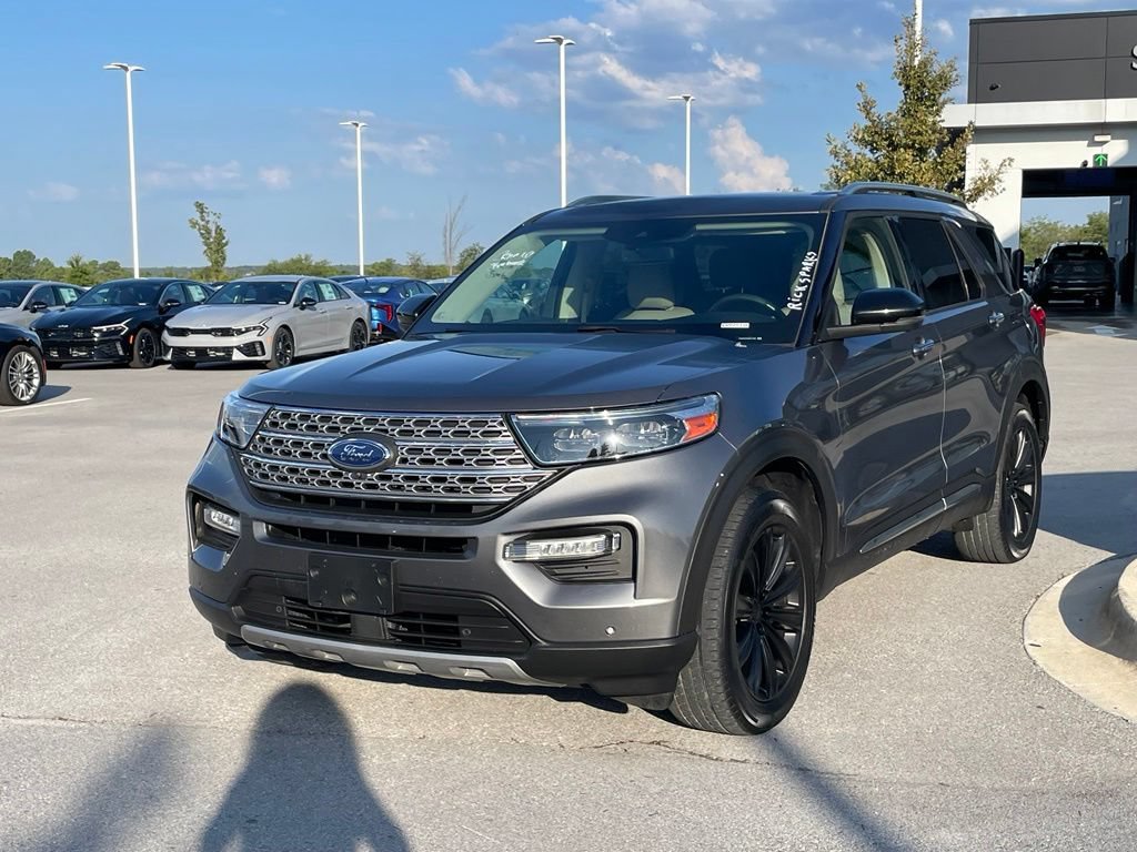 Used 2021 Ford Explorer Limited w/ Equipment Group 301A AWD/4WD image 3